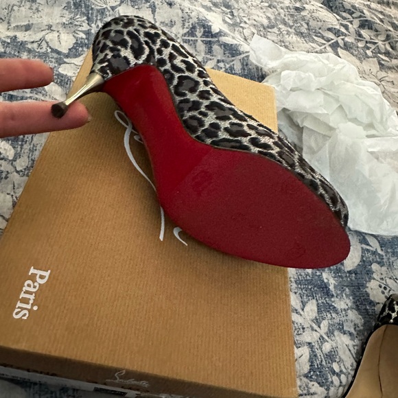Christian Louboutin 'Yoyospina' Giaguaro Peep Toe Pumps Silver Metallic Leopard - Picture 2 of 10